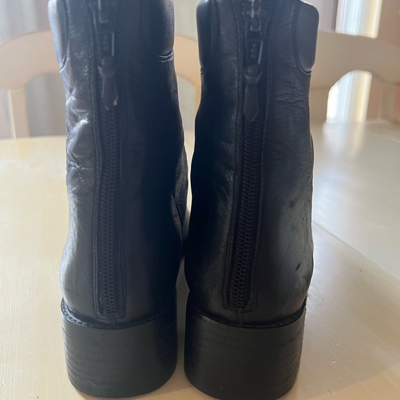 Stuart Weitzman ankle booties size 8 excellent condition - Picture 3 of 9